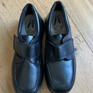 Hush Puppies Black Leather Laurence Loafers with Velcro and Comfort Sole
